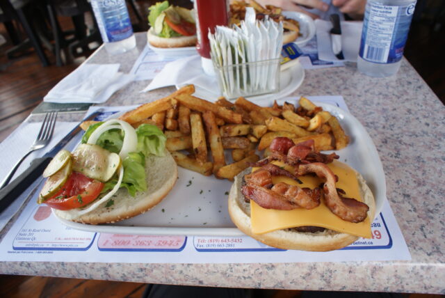 Hamburger et frites
