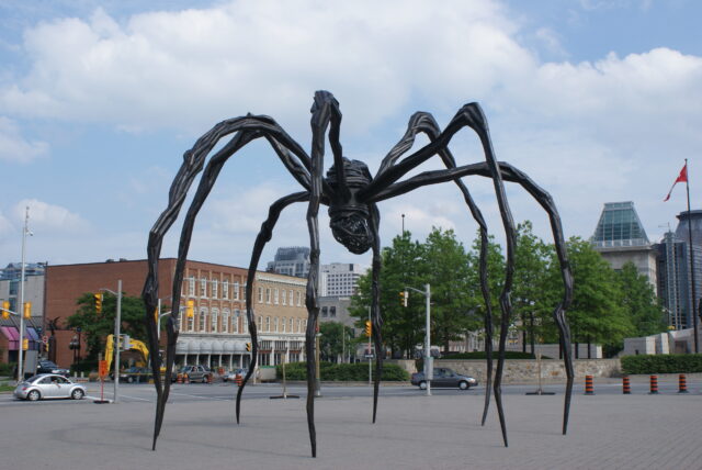 Sculpture Maman (Bourgeois)