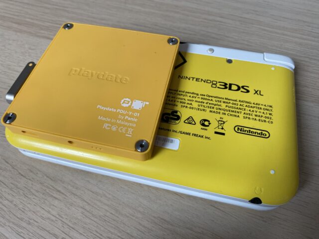 playdate et 3DS XL Pikachu